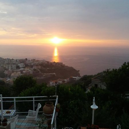 Garden On The Sea Bed & Breakfast Vico Equense Exterior foto