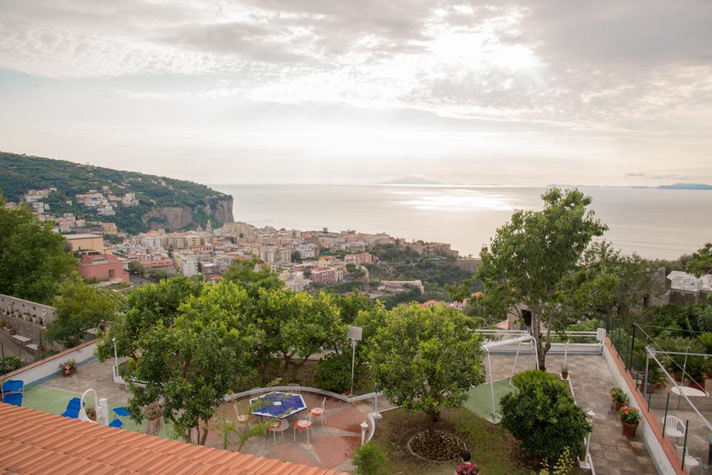 Garden On The Sea Bed & Breakfast Vico Equense Exterior foto