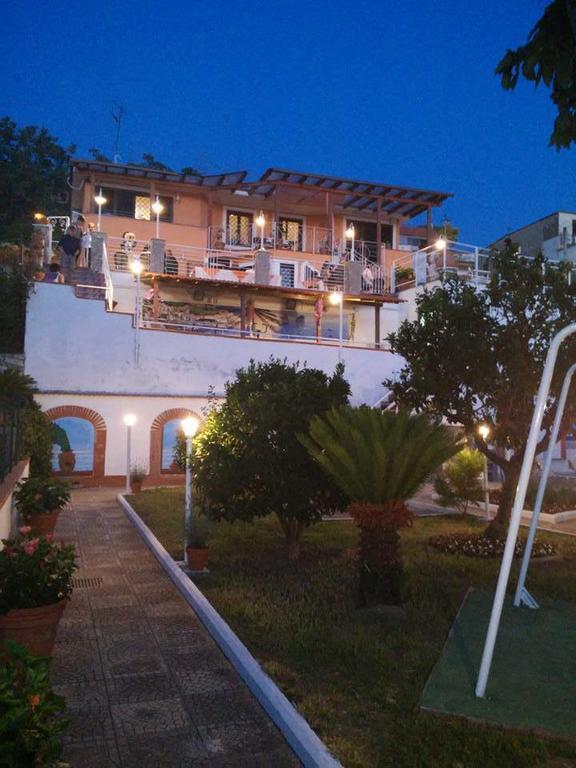 Garden On The Sea Bed & Breakfast Vico Equense Exterior foto