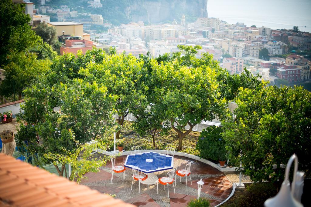 Garden On The Sea Bed & Breakfast Vico Equense Exterior foto